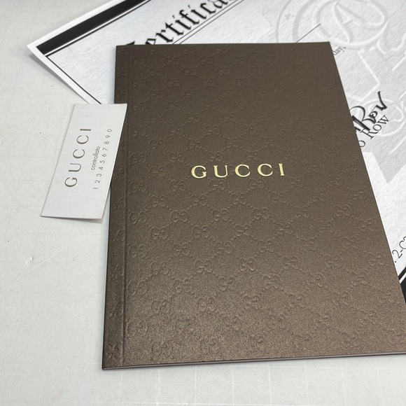Authentic soho GUCCI gray leather wallet with Box, card, book and COA - Picture 2 of 15